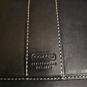 Vintage COACH Hampton Black Leather Tri-Fold Wallet